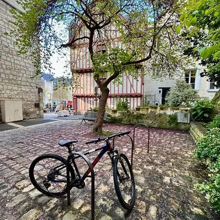 Cosy Hypercentre Place St Pierre 아파트 *